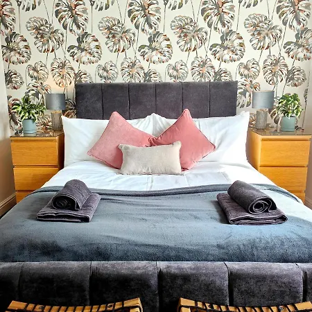 Holiday home Sanderson House *